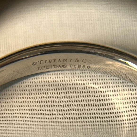 Tiffany & Co. Lucida solitaire - Picture 7 of 10